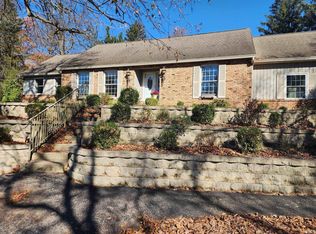 10 Hickory Ln, Logansport, IN 46947