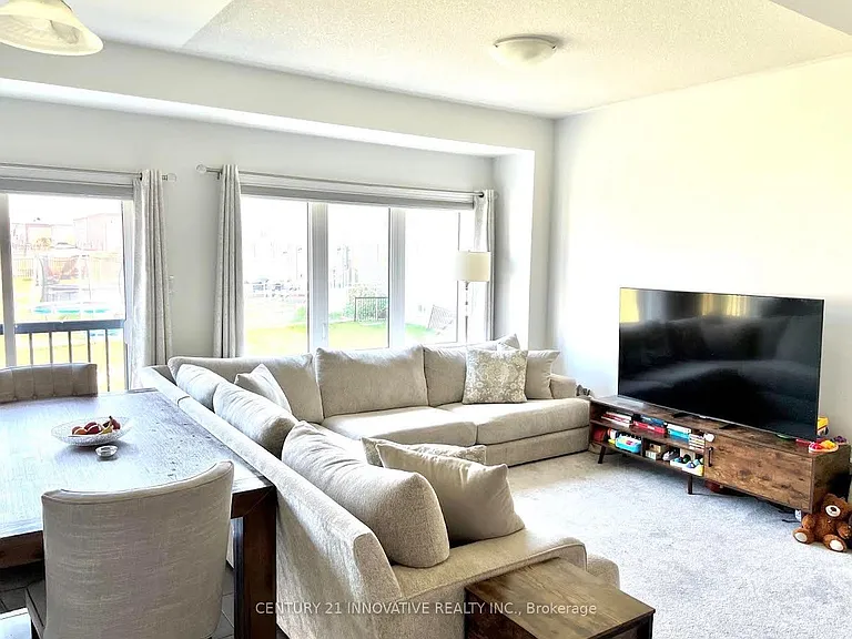 177 Seeley Ave — Photo 4