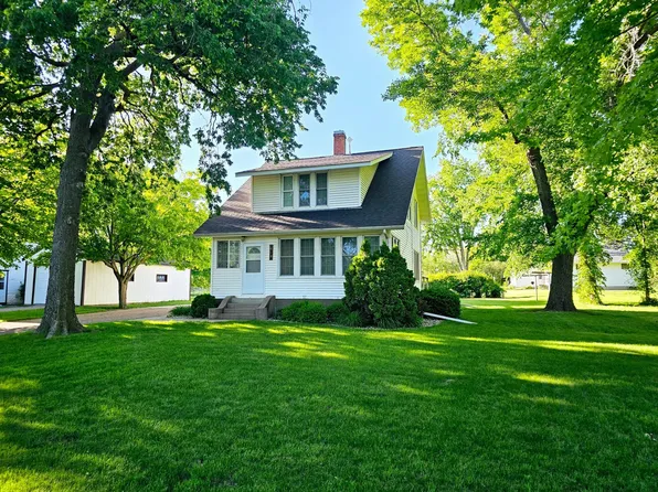 608 12th Ave, Clarkfield, MN 56223