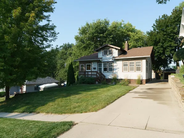 2131 Heights Ave, Sioux City, IA 51104