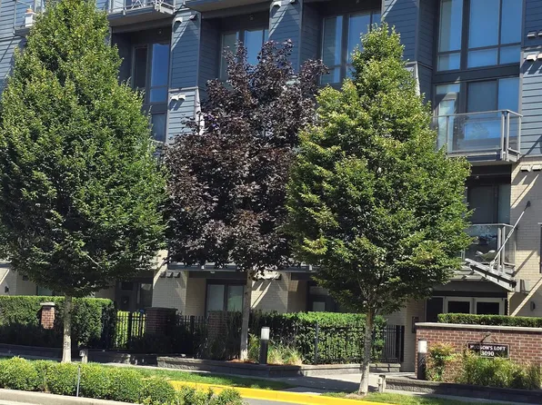 3090 Gladwin Rd #204, Abbotsford, BC V2T 0G2