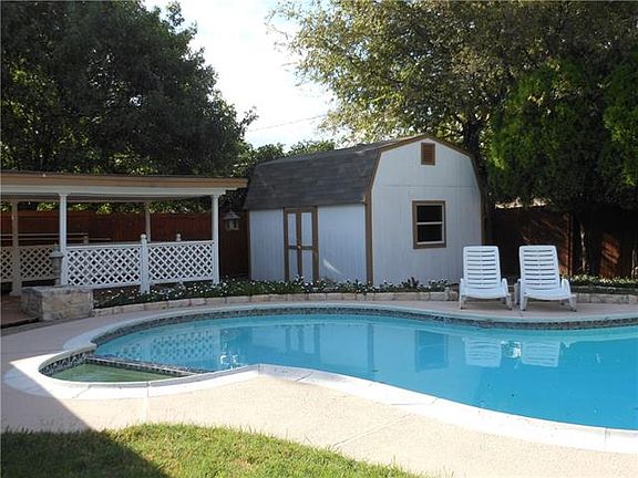 4th image of 6025 Hillcrest Dr