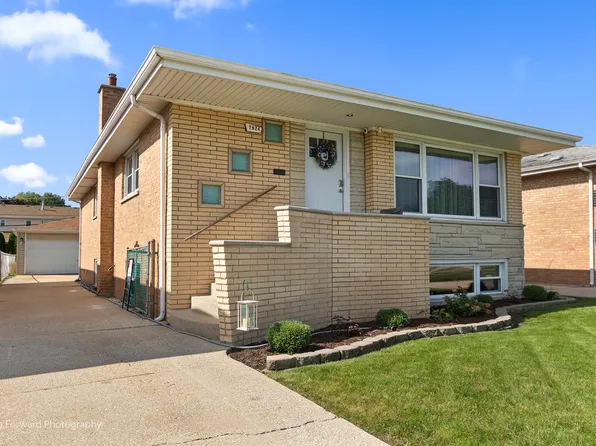 7924 Melvina Ave, Burbank, IL 60459