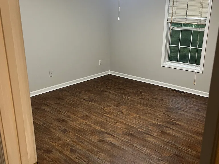 423 Ivy Crest Dr — Photo 9
