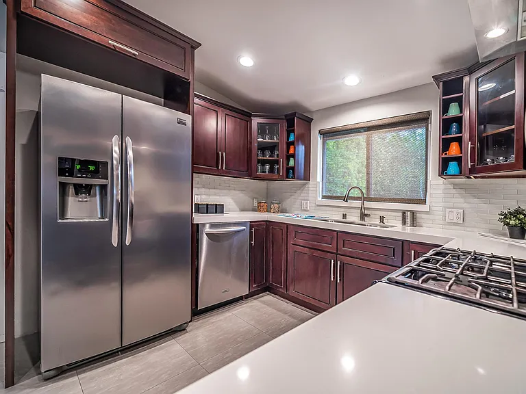 5751 Corteen Pl — Photo 6