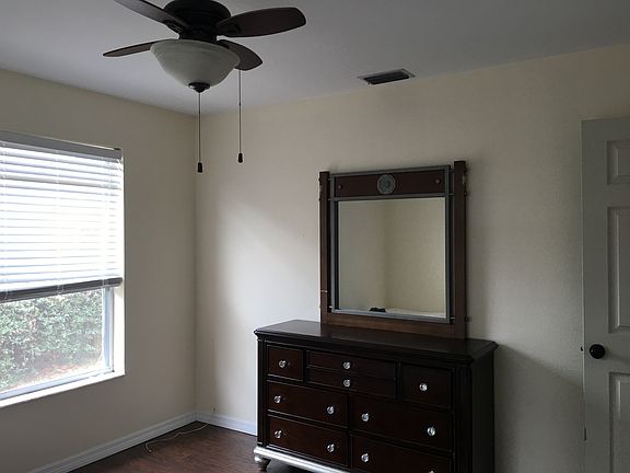 2nd image of 1025 Jamaica Way