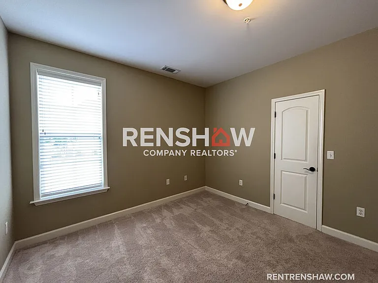 1381 Calumet Farms Dr — Photo 16