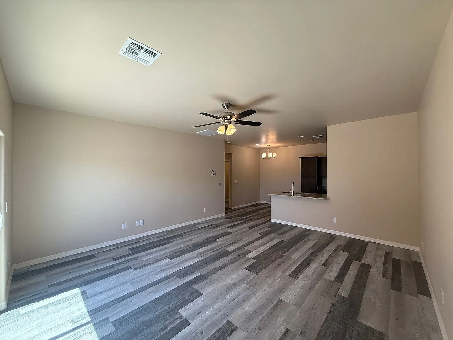 2 Bedroom 2 Bathroom Townhome — Photo 2