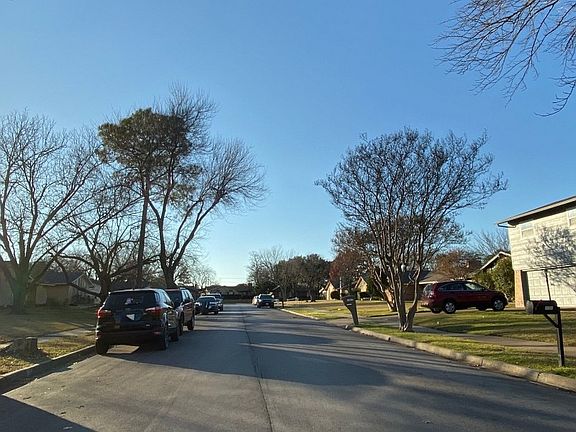 4th image of 1002 Delores Dr