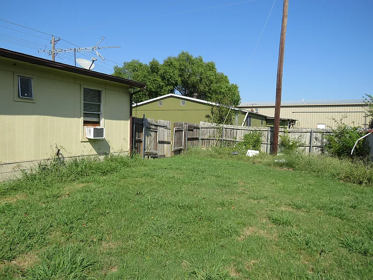 109 King Rd — Photo 27