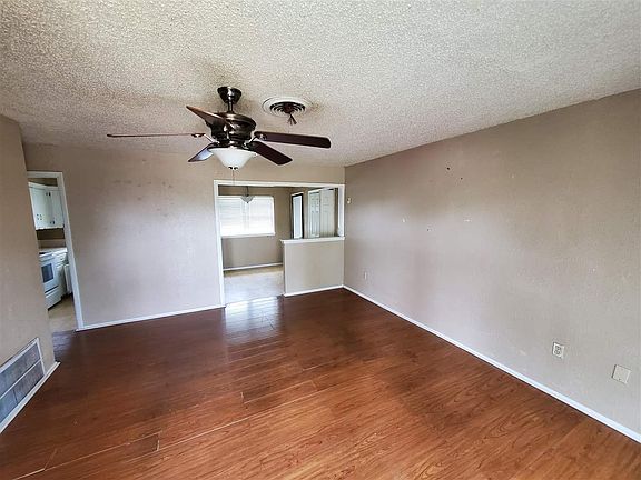 2nd image of 88 SW 45th St