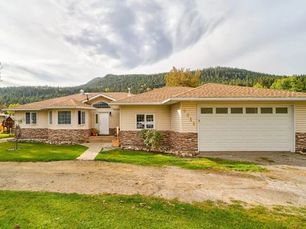 6018 N 16th Ave, Crowsnest Pass, AB T0K 0M0