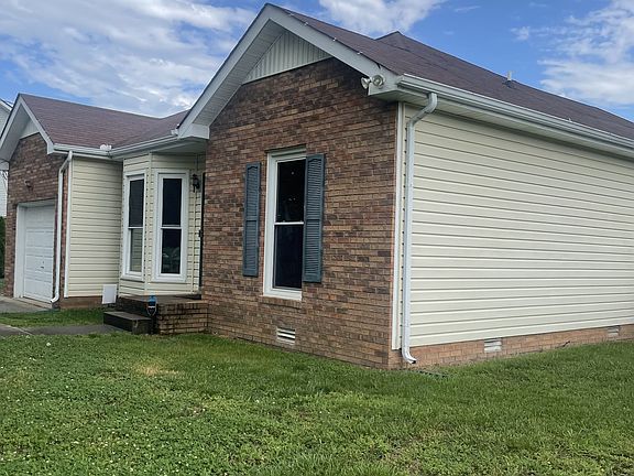 2nd image of 3523 Clearwater Dr