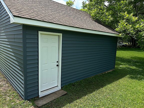 5th image of 3812 Willow St