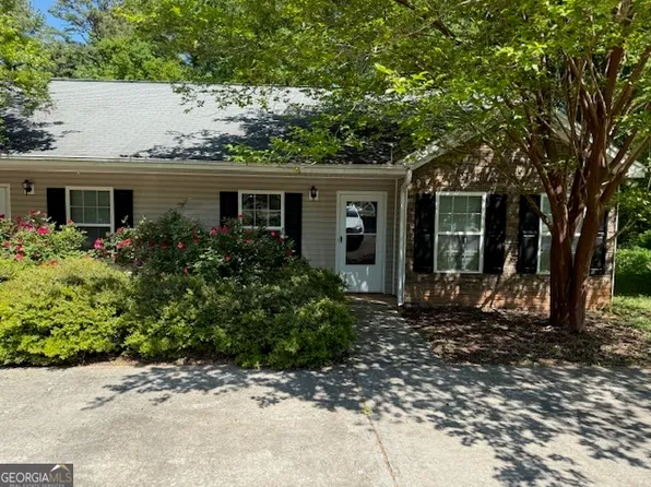 57 Crestwood Dr, Hartwell, GA 30643