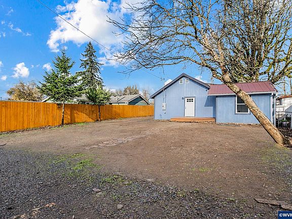 2nd image of 2241 Nandina St