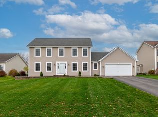 842 Bannerwood Dr, Ontario, NY 14519