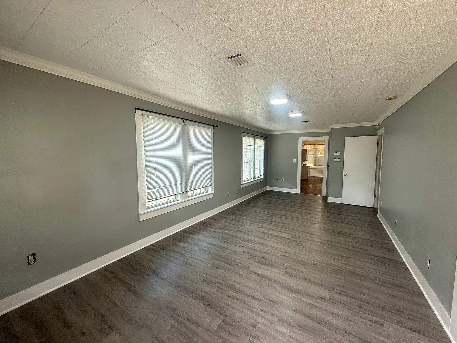 3 bed, 1204 sqft, $1,700 — Photo 4