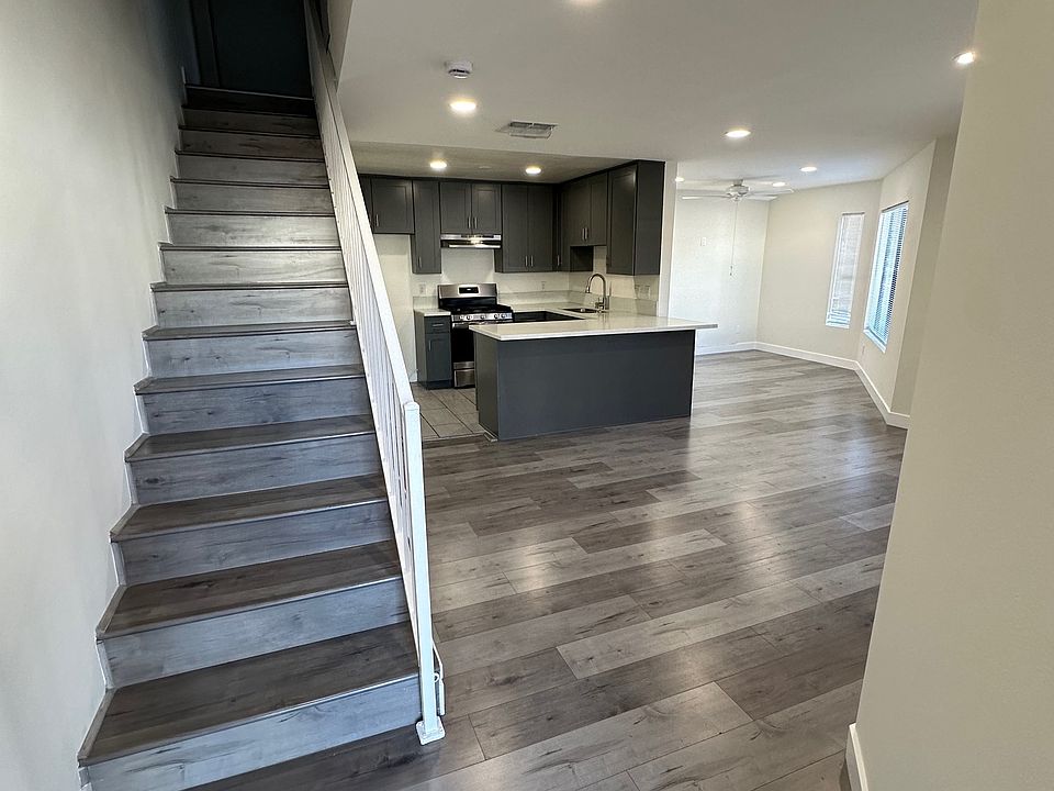 1st image of 10441 McVine Ave #1
