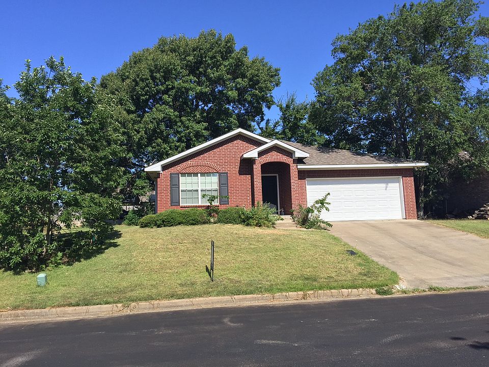 1st image of 338 River Oaks Ln
