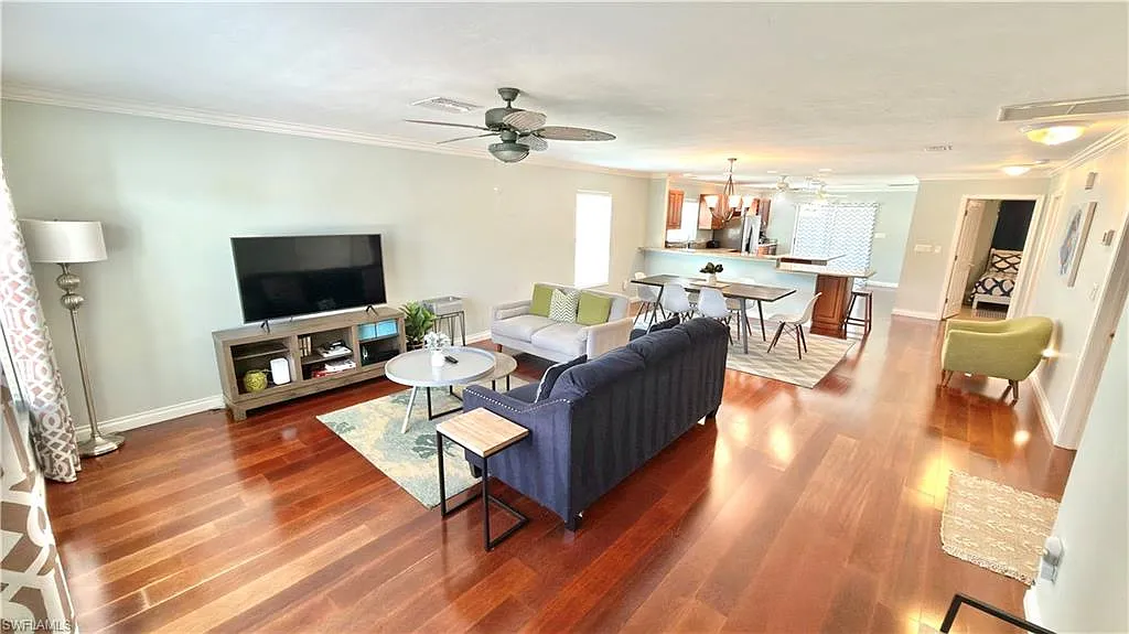 2 bed, 2.0 bath, 1374 sqft, $2,800 — Photo 2