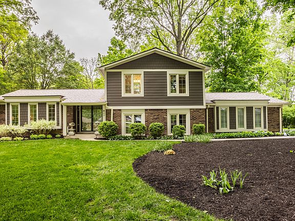 5th image of 411 Woodland West Dr