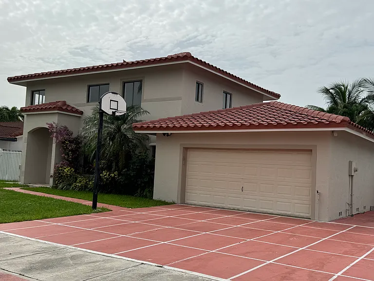12945 SW 207th Ln — Photo 2