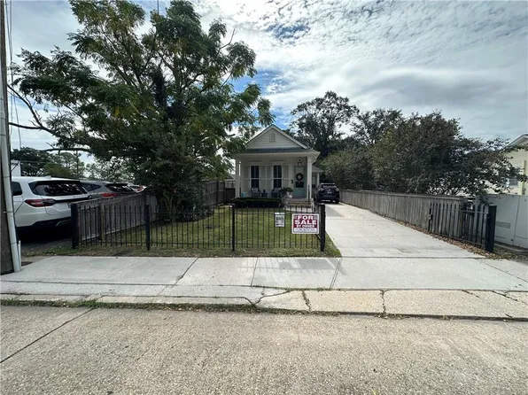 720 11th St, Gretna, LA 70053