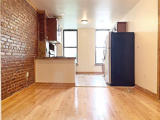 3rd image of 353 Linden St APT 5