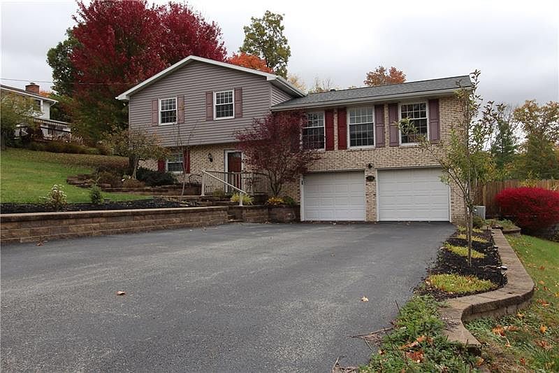 1st image of 158 Hermitage Cir
