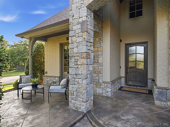 4th image of 8001 S Galveston Ct