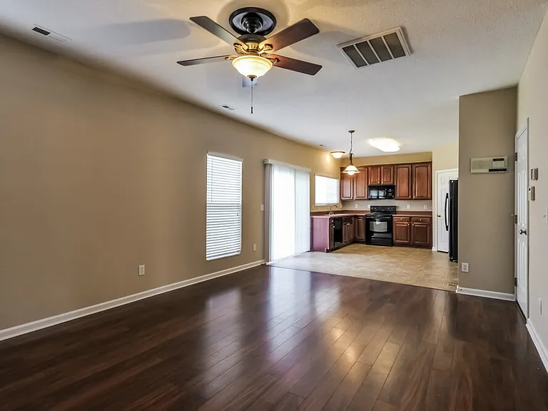 816 Stackhurst Way — Photo 4