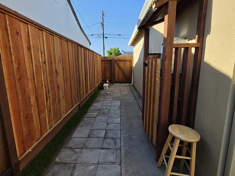 1086 Mersey Ave — Photo 36