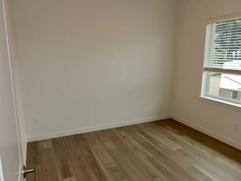 704 Elkins Way SE — Photo 23