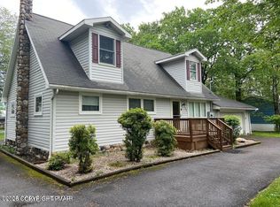 147 Summit Ave, Pocono Summit, PA 18346