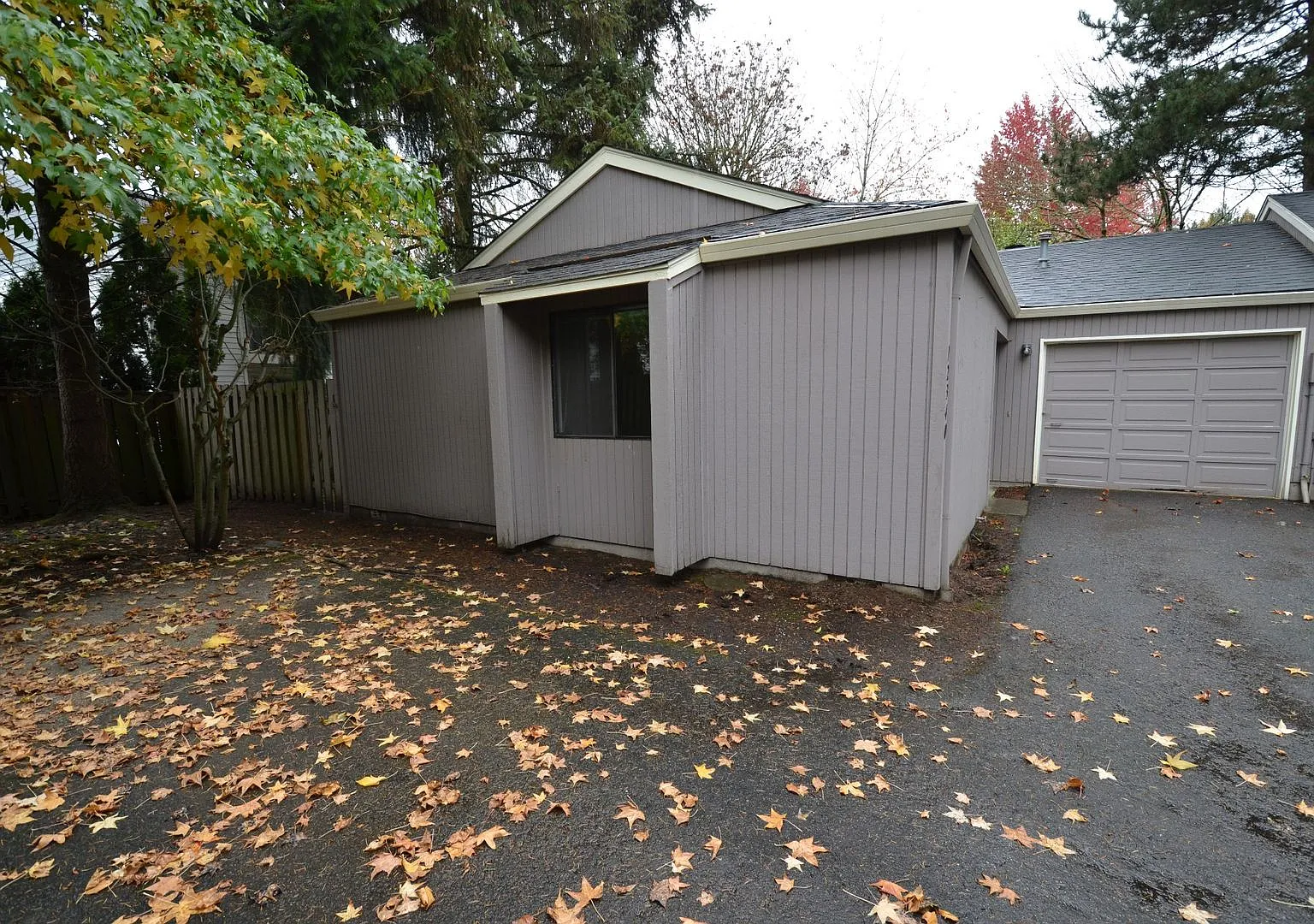 Charming 2-bedroom Townhome Near Downtown Beaverton! — Photo 2
