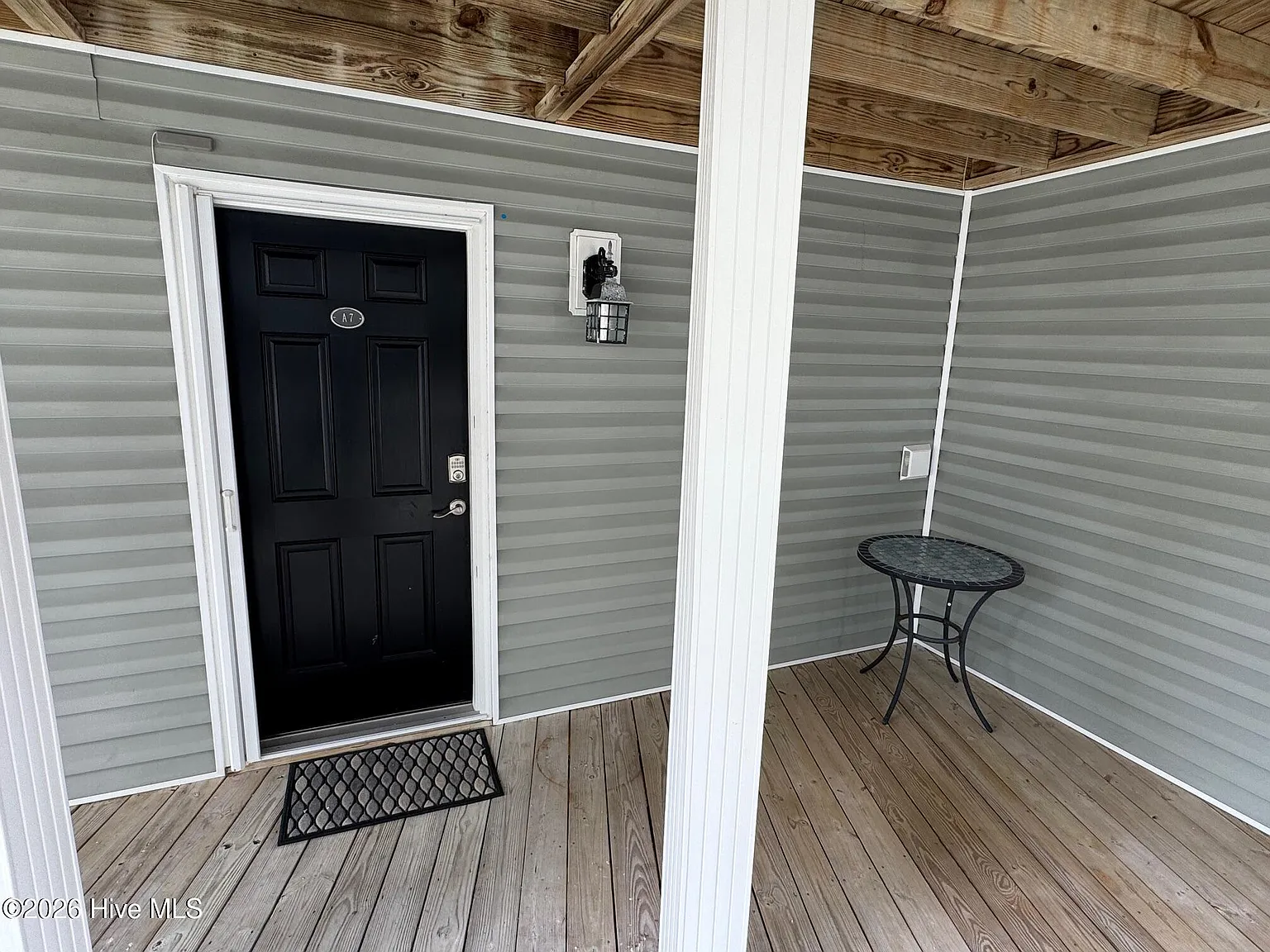 2 bed, 2.0 bath, 888 sqft, $2,000 — Photo 3