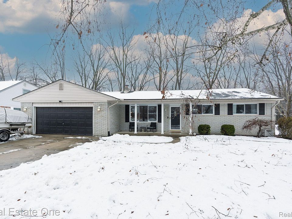 1st image of 53611 Lynnham Ln