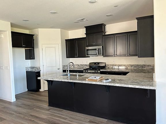 3rd image of 416 Fortuna Ct