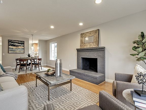 3rd image of 632 SE 69th Ct