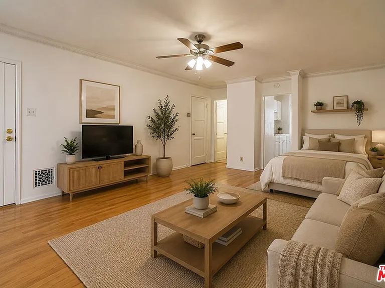 8551 Holloway Dr #1 — Photo 2