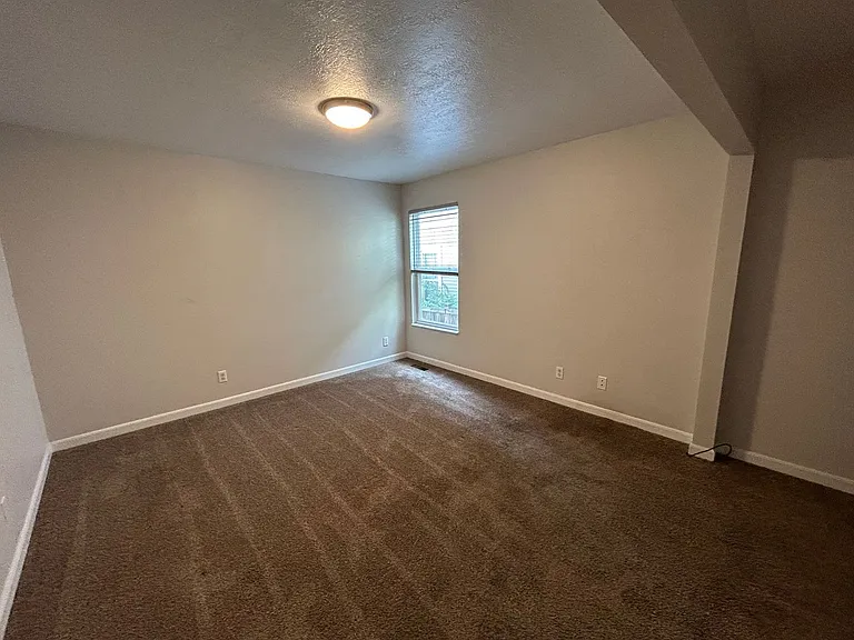 3217 Daytona Ave — Photo 11