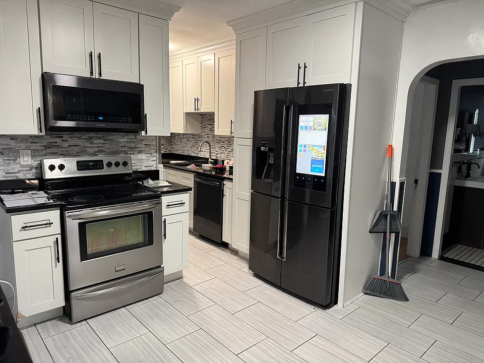 144 Dante St #1
