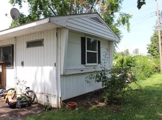 1062 Seneca St, Adrian, MI 49221