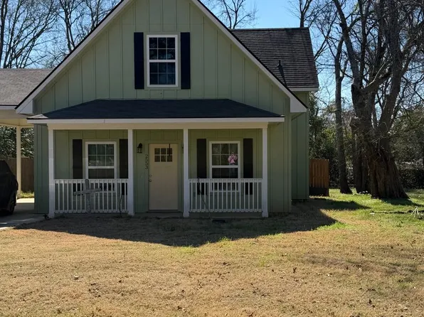 2553 W Harold St, Gladewater, TX 75647