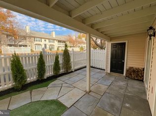 10195-A Ashbrooke Ct #109, Oakton, VA 22124