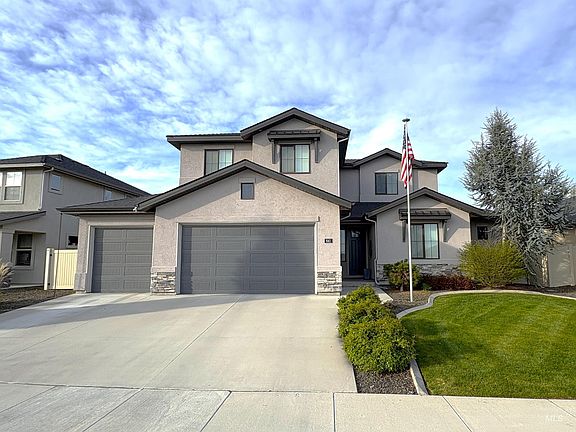 2nd image of 641 E Crest Ridge Dr
