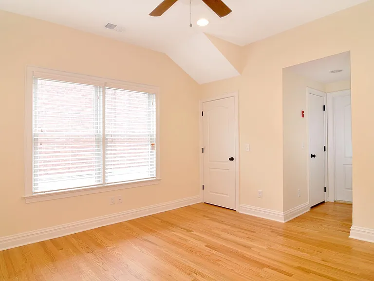 27 Fisher Ave #2 — Photo 4