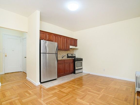 3rd image of 615 W 183rd St APT 3L