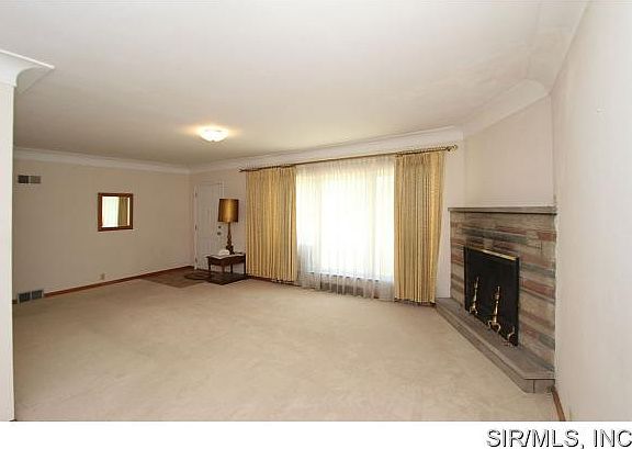 5th image of 2713 Grand Ave